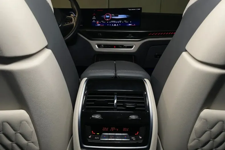 BMW X7 M60 (Seria X) din 2024 cu 37.300 km - oferta BMW180486 - foto 26