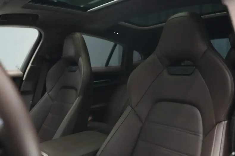 Porsche Panamera din 2024 cu 3.200 km - oferta POR180490 - foto 21