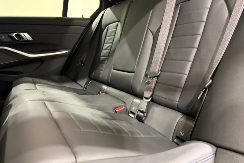 BMW 340 (Seria 3) din 2025 cu 3.990 km - oferta BMW180491 - foto 16