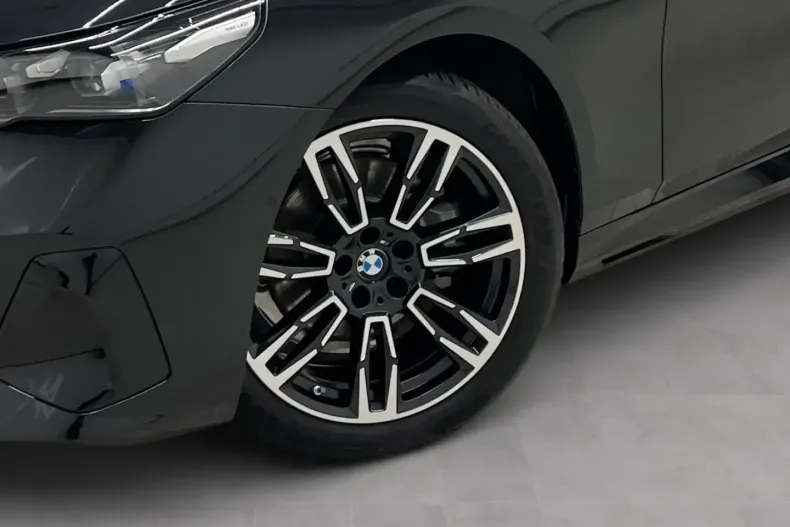 BMW 520 (Seria 5) din 2025 cu 25.657 km - oferta BMW180493 - foto 5