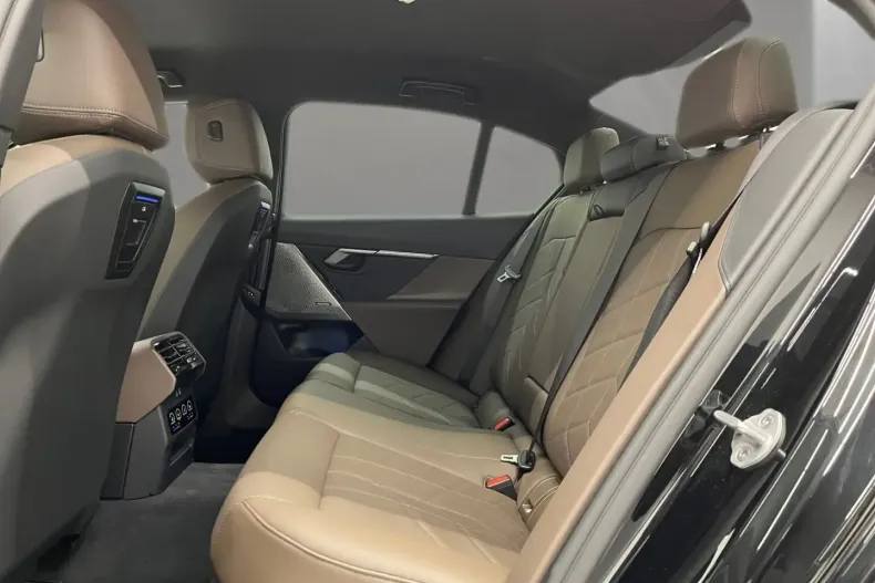 BMW 520 (Seria 5) din 2025 cu 25.657 km - oferta BMW180493 - foto 10