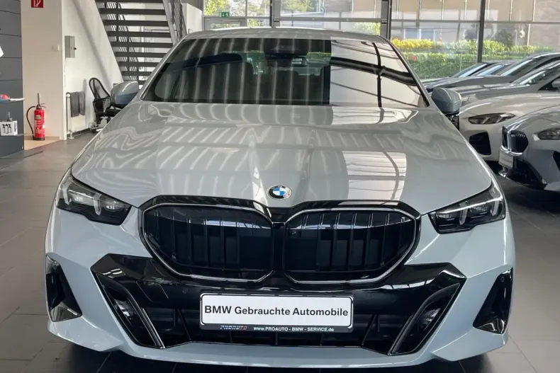 BMW 520 (Seria 5) din 2025 cu 7.101 km - oferta BMW180494 - foto 2