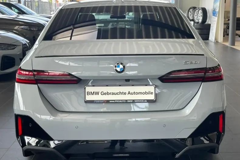 BMW 520 (Seria 5) din 2025 cu 7.101 km - oferta BMW180494 - foto 3