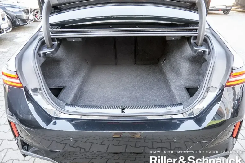 BMW 520 (Seria 5) din 2025 cu 25.731 km - oferta BMW180495 - foto 21