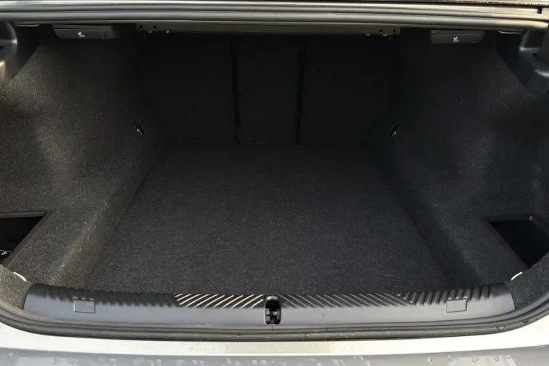 BMW 520 (Seria 5) din 2025 cu 25.650 km - oferta BMW180497 - foto 11