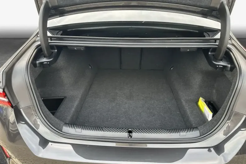 BMW 520 (Seria 5) din 2025 cu 12.047 km - oferta BMW180498 - foto 9