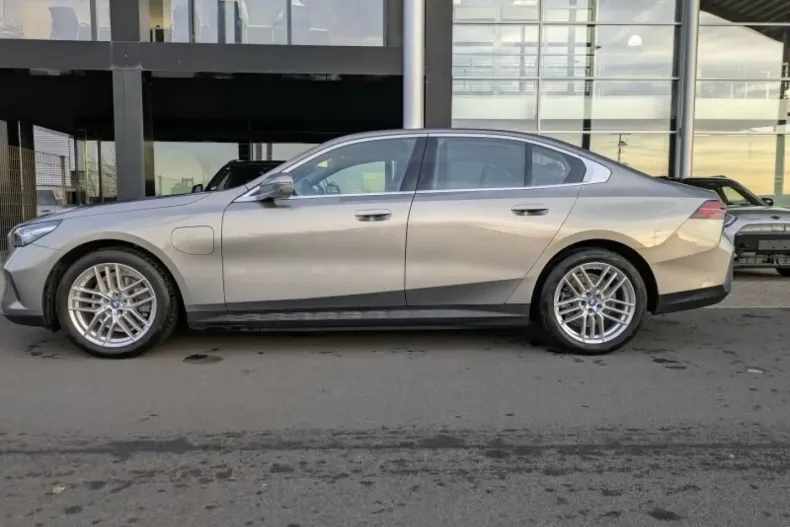 BMW 530 din 2024 cu 34.641 km - oferta BMW180504 - foto 2