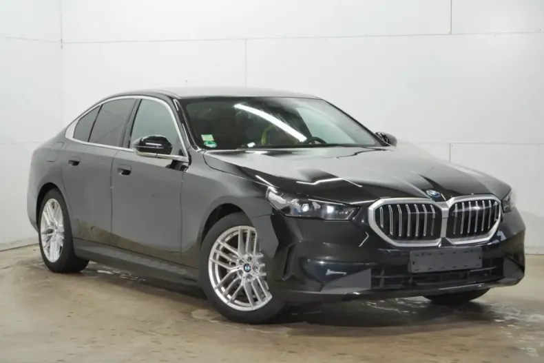 BMW 530 din 2024 cu 8.505 km - oferta BMW180506 - foto 3