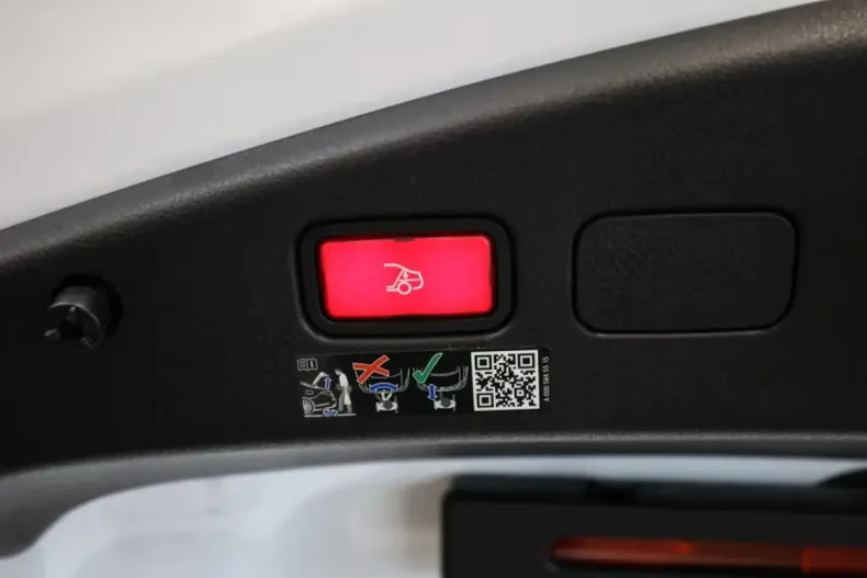 Mercedes-Benz CLE 200 (Clasa CLE) din 2024 cu 2.860 km - oferta MER180515 - foto 24