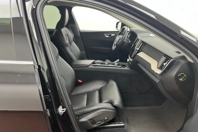 Volvo XC60 din 2022 cu 81.304 km - oferta VOL180516 - foto 5