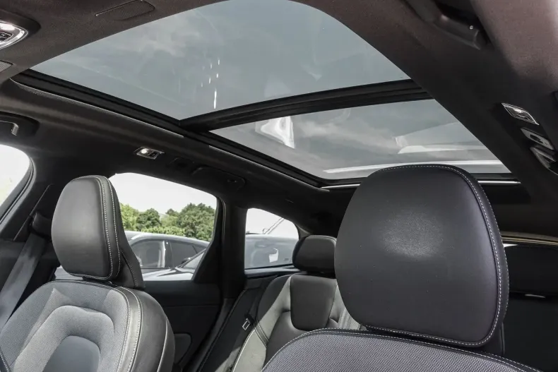 Volvo XC60 din 2021 cu 76.094 km - oferta VOL180519 - foto 3