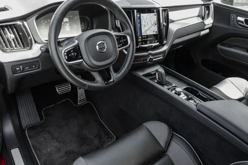 Volvo XC60 din 2021 cu 76.094 km - oferta VOL180519 - foto 5