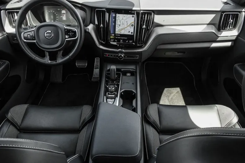 Volvo XC60 din 2021 cu 76.094 km - oferta VOL180519 - foto 6