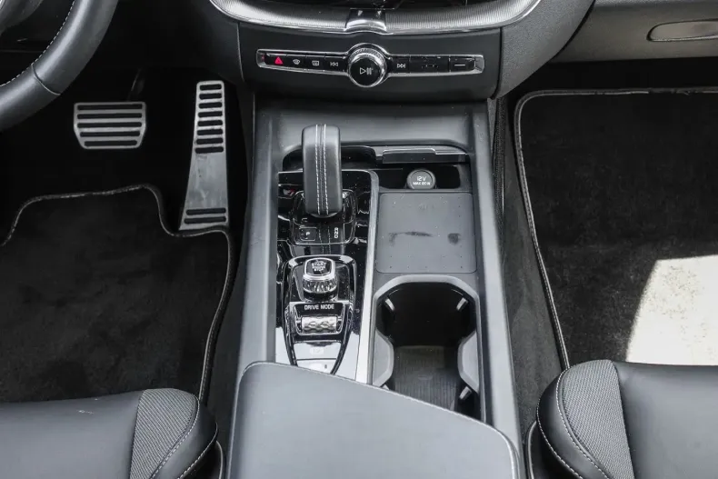 Volvo XC60 din 2021 cu 76.094 km - oferta VOL180519 - foto 10