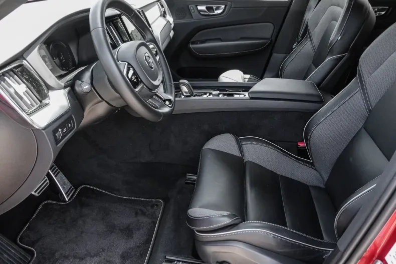 Volvo XC60 din 2021 cu 76.094 km - oferta VOL180519 - foto 11