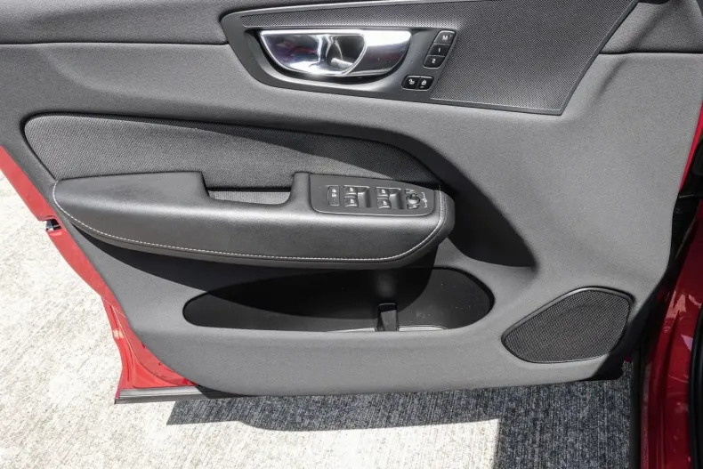 Volvo XC60 din 2021 cu 76.094 km - oferta VOL180519 - foto 14