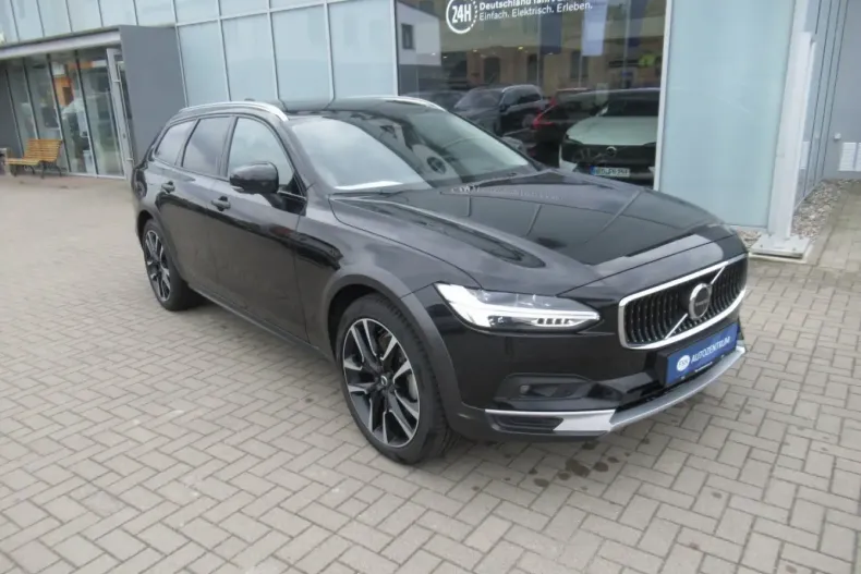 Volvo V90 Cross Country din 2023 cu 47.963 km - oferta VOL180524 - foto 1