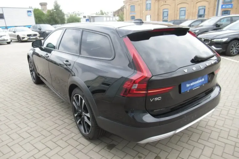 Volvo V90 Cross Country din 2023 cu 47.963 km - oferta VOL180524 - foto 2