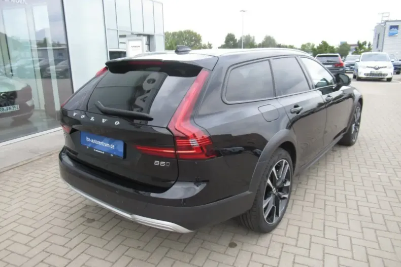 Volvo V90 Cross Country din 2023 cu 47.963 km - oferta VOL180524 - foto 3
