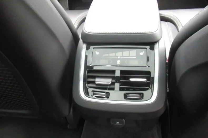 Volvo V90 Cross Country din 2023 cu 47.963 km - oferta VOL180524 - foto 11