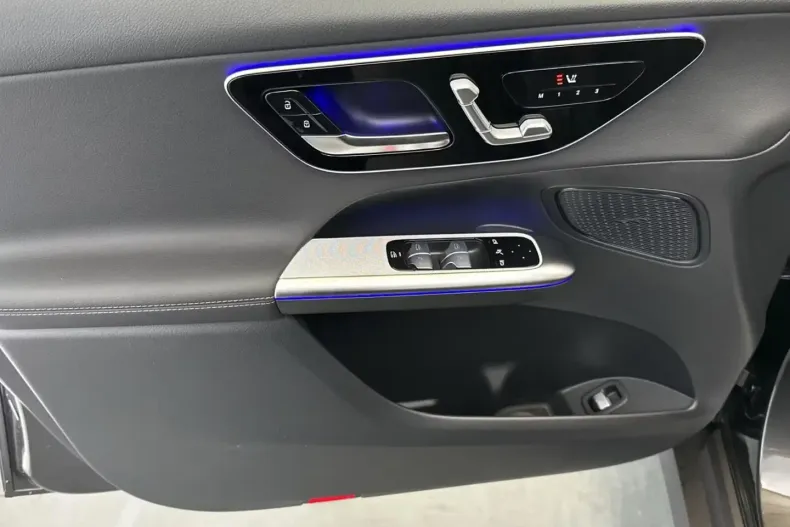 Mercedes-Benz GLC 220 din 2026 cu 2.555 km - oferta MER180543 - foto 6