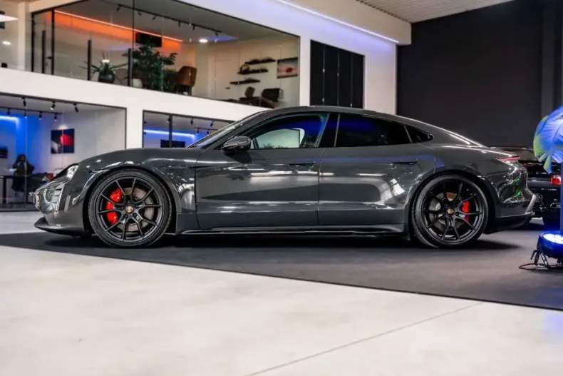 Porsche Taycan din 2022 cu 71.568 km - oferta POR180545 - foto 2