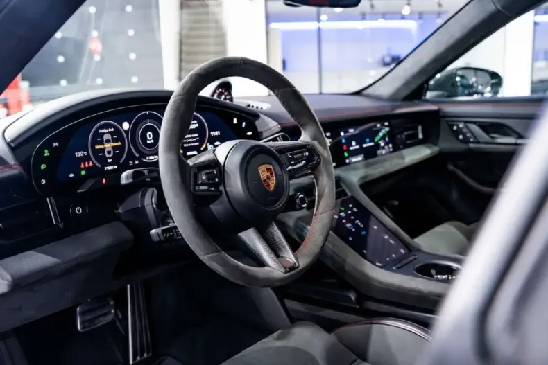 Porsche Taycan din 2022 cu 71.568 km - oferta POR180545 - foto 9