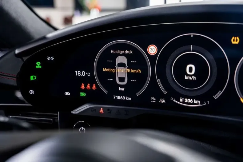 Porsche Taycan din 2022 cu 71.568 km - oferta POR180545 - foto 16