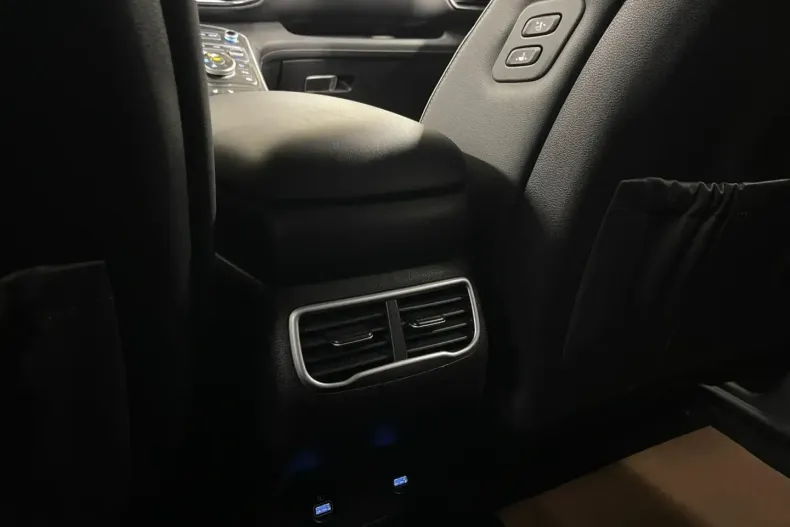 Hyundai SANTA FE din 2022 cu 63.399 km - oferta HYU180546 - foto 32