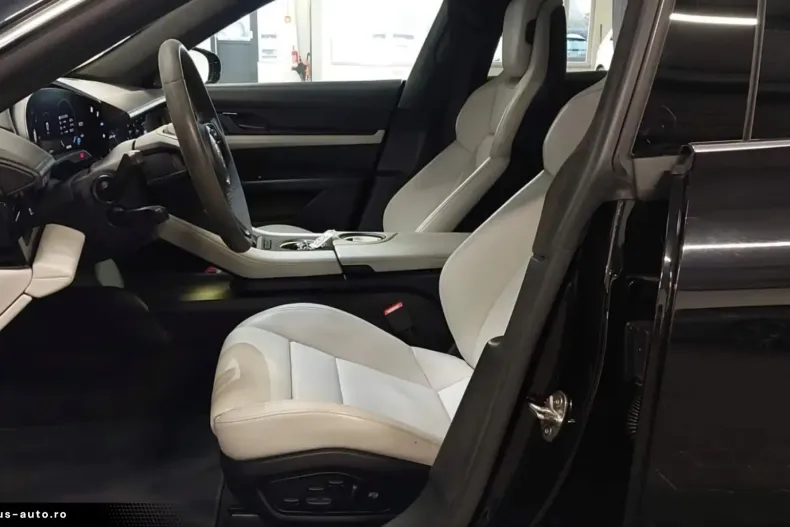 Porsche Taycan din 2022 cu 64.200 km - oferta POR180548 - foto 9