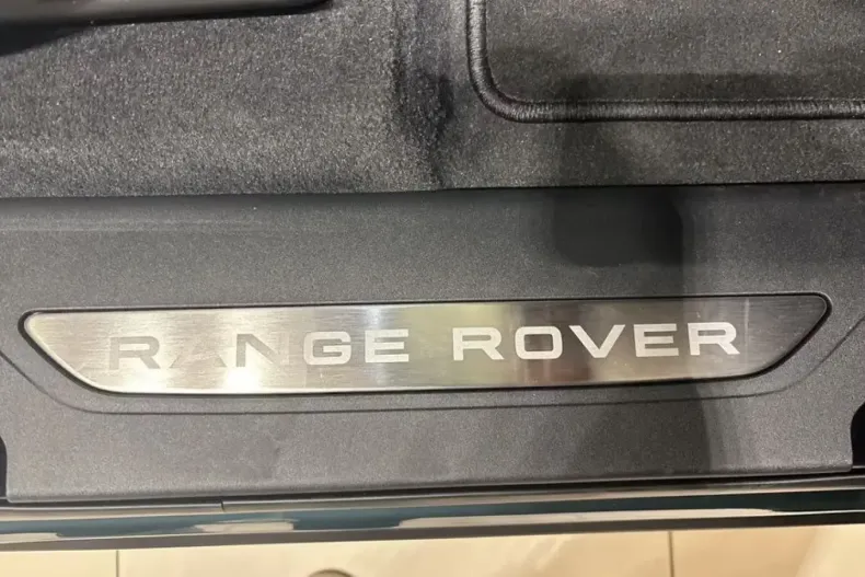 Land Rover Range Rover Velar din 2025 cu 983 km - oferta LAN180549 - foto 11