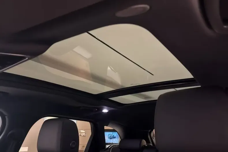 Land Rover Range Rover Velar din 2025 cu 983 km - oferta LAN180549 - foto 15