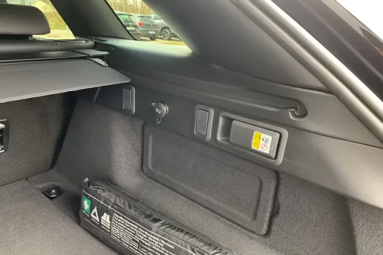 Land Rover Range Rover Velar din 2026 cu 10 km - oferta LAN180552 - foto 21