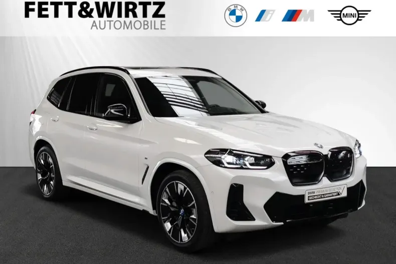 BMW iX3 (Seria i) din 2023 cu 23.777 km - oferta BMW180554 - foto 1