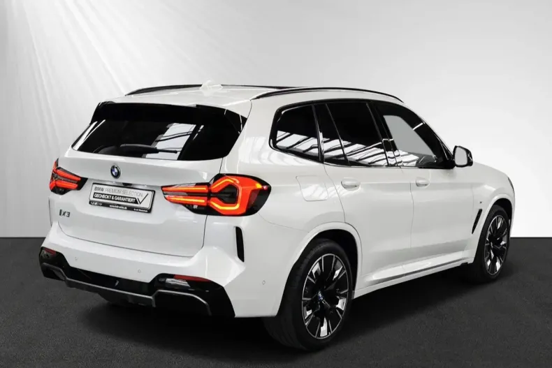 BMW iX3 (Seria i) din 2023 cu 23.777 km - oferta BMW180554 - foto 3