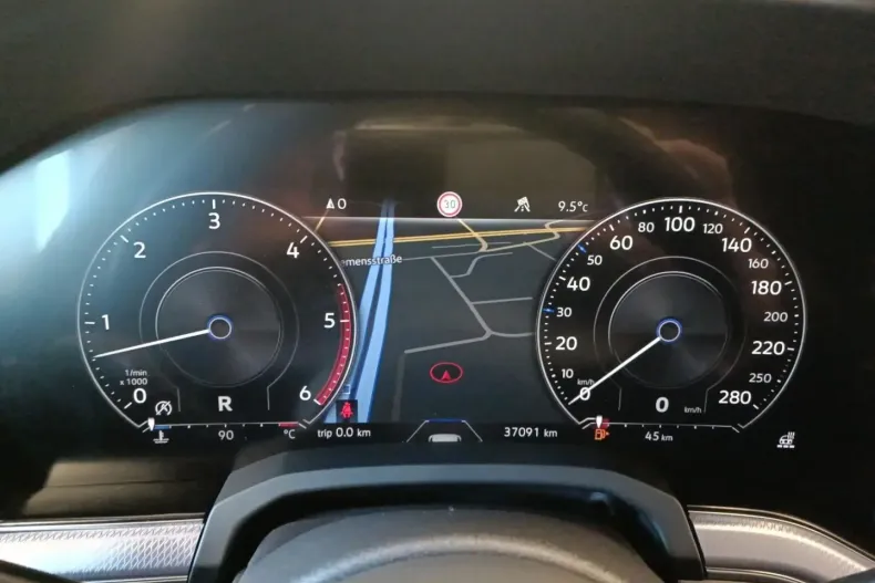 Volkswagen Touareg din 2022 cu 37.090 km - oferta VOL180566 - foto 12