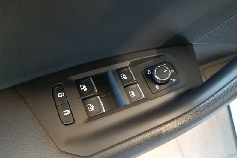 Volkswagen Touareg din 2022 cu 37.090 km - oferta VOL180566 - foto 15