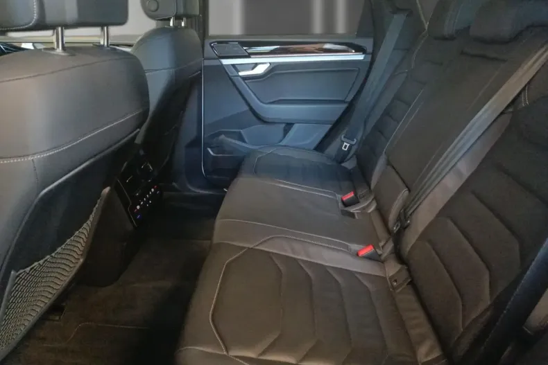 Volkswagen Touareg din 2022 cu 37.090 km - oferta VOL180566 - foto 17