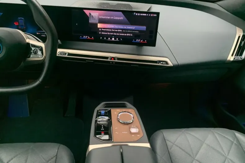 BMW iX (Seria i) din 2023 cu 25.878 km - oferta BMW180569 - foto 10