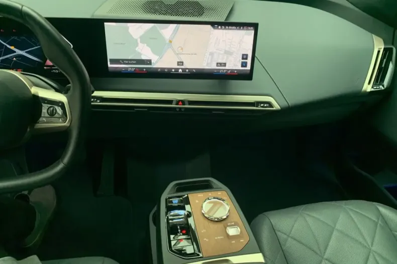 BMW iX (Seria i) din 2023 cu 25.878 km - oferta BMW180569 - foto 12