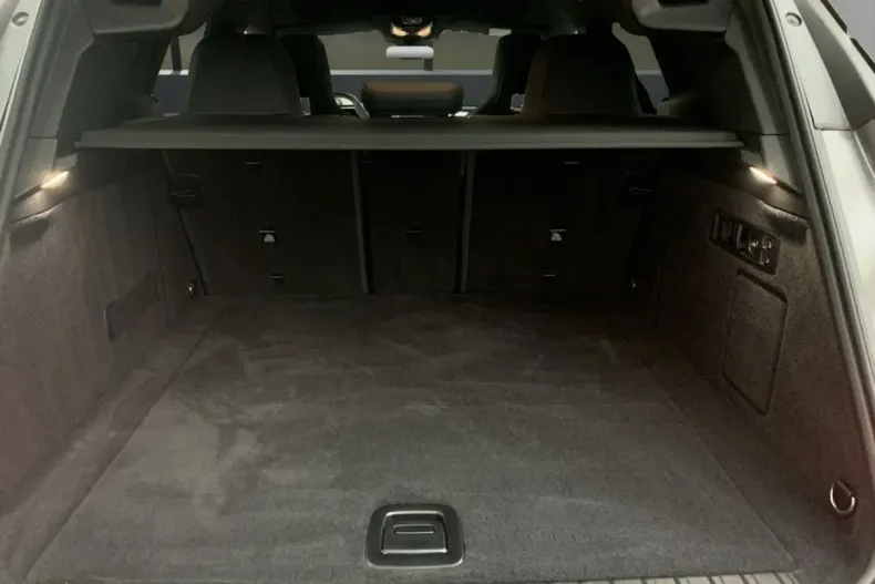 BMW iX (Seria i) din 2023 cu 25.878 km - oferta BMW180569 - foto 13