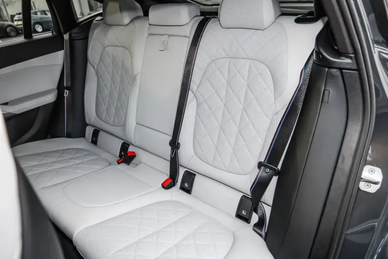 BMW X6 (Seria X) din 2024 cu 17.524 km - oferta BMW180575 - foto 12