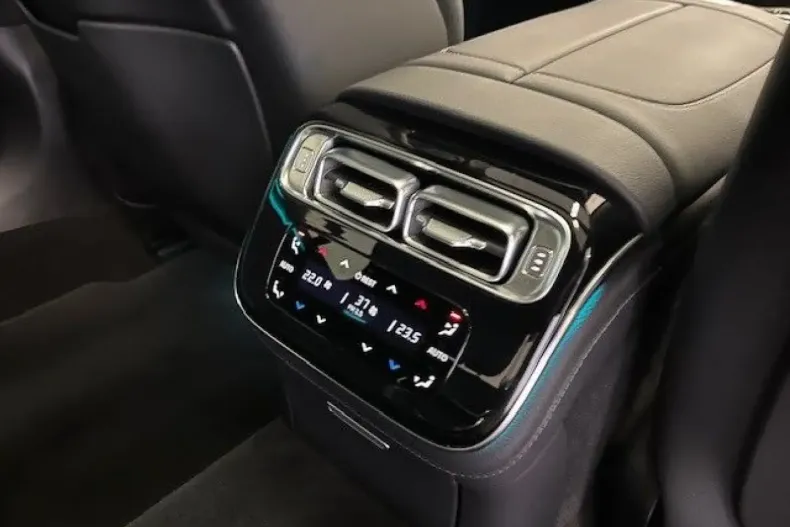 Mercedes-Benz S 580 (Clasa S) din 2024 cu 26.359 km - oferta MER180598 - foto 10