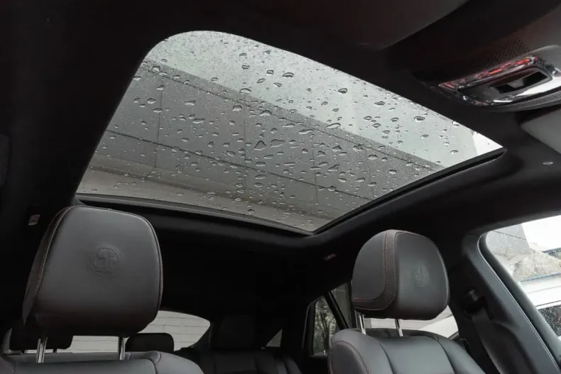 Mercedes-Benz GLE 53 AMG (Clasa GLE) din 2025 cu 9.900 km - oferta MER180603 - foto 13