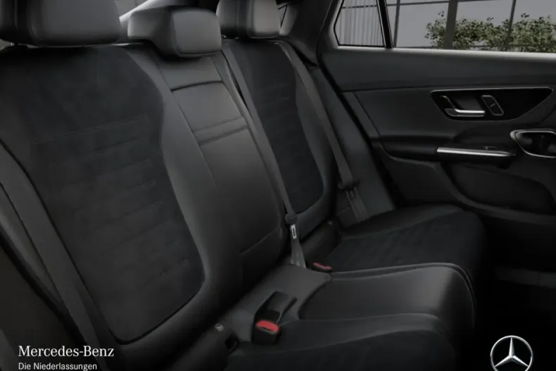 Mercedes-Benz GLC 300 (Clasa GLC) din 2024 cu 9.900 km - oferta MER180635 - foto 12