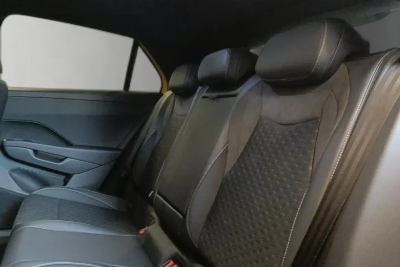 Volkswagen T-Roc din 2025 cu 4.302 km - oferta VOL180636 - foto 11