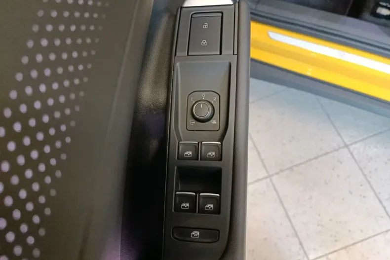 Volkswagen T-Roc din 2025 cu 4.302 km - oferta VOL180636 - foto 14