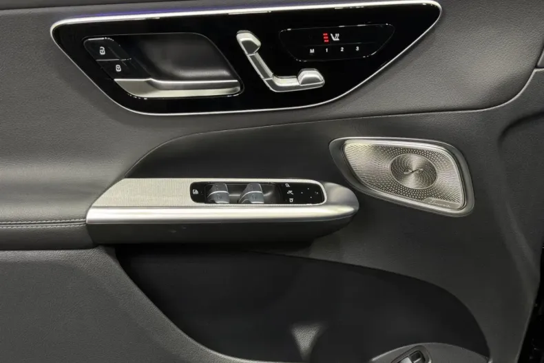 Mercedes-Benz GLC 300 (Clasa GLC) din 2024 cu 49.995 km - oferta MER180640 - foto 19