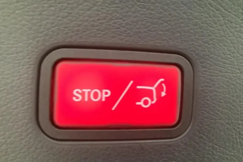 Mercedes-Benz GLC 300 (Clasa GLC) din 2025 cu 16.800 km - oferta MER180641 - foto 18