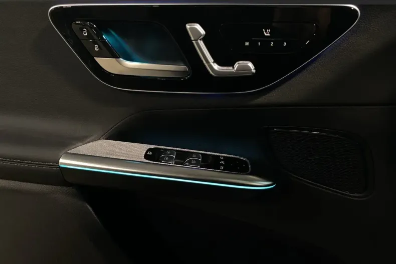 Mercedes-Benz GLC 300 din 2024 cu 13.598 km - oferta MER180648 - foto 14